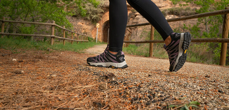 How to choose the right footwear for hiking