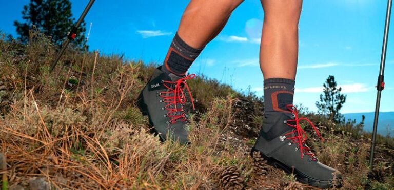 How to avoid injuries when walking downhill: essential tips and techniques