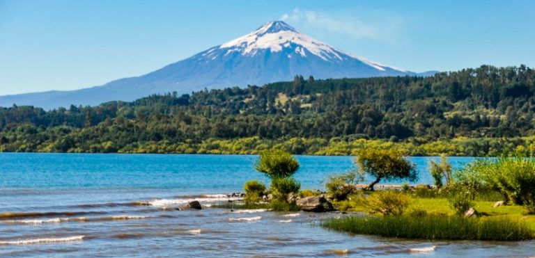 Explora las increíbles montañas de Chile con los mejores trekking.