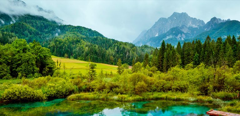 Trekking en Eslovenia: rutas imprescindibles entre lagos, montañas y bosques mágicos